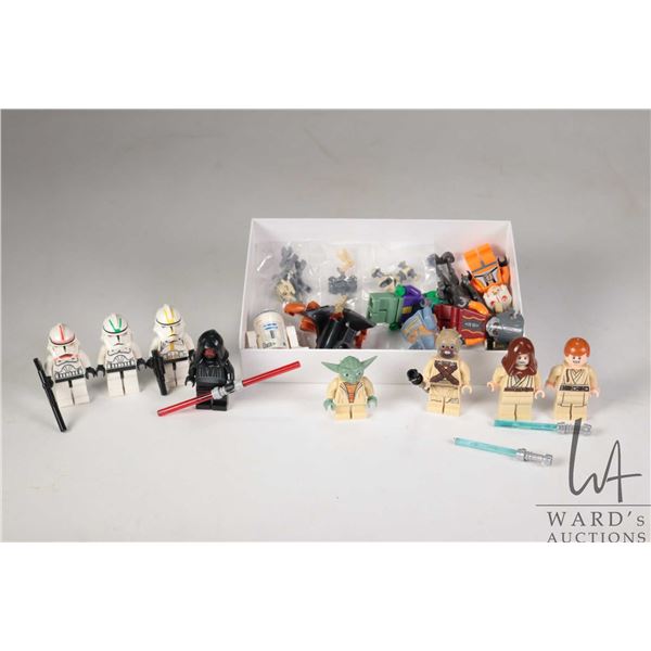 Selection of Lego Star Wars minifigures including Yoda, Obi-Wan (padawan), Obi-Wan, R2-D2, 3 Old Clo