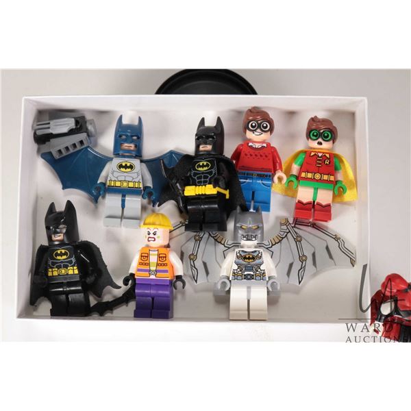 Selection of Lego DC Super Heros minifigures including Harley Quinn, Batman, Batman with hard wings,