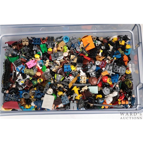 Large selection of Lego minifigures and parts