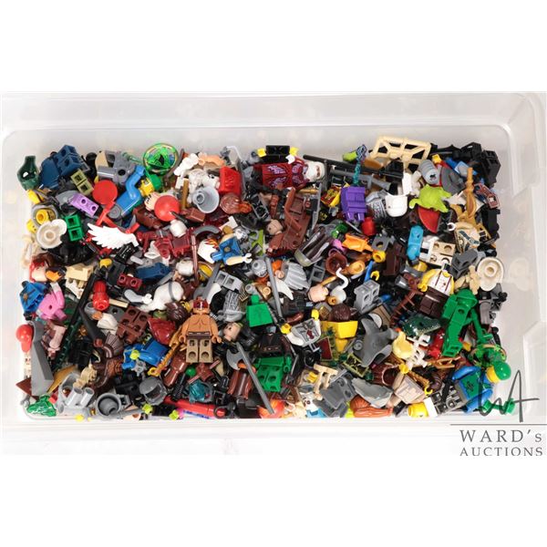Large selection of Lego minifigures and parts