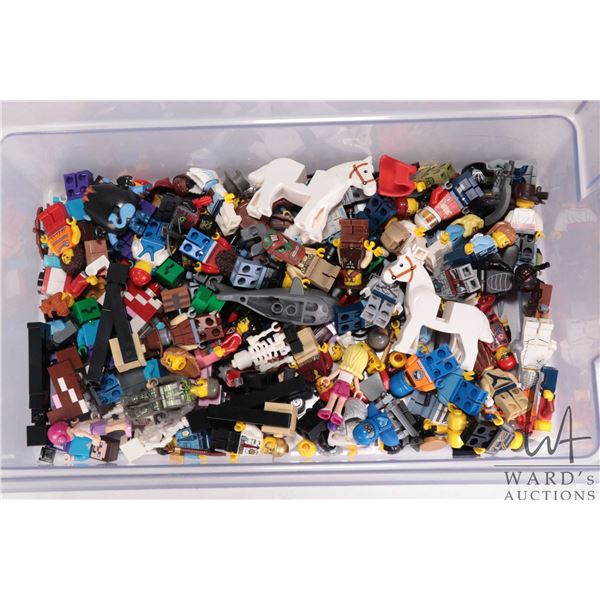 Selection of Lego Minifigures including Steve, Enderman, Deputron etc.