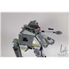 Image 2 : Lego Star Wars AT-DP Walker appears complete. including five minifigures Commander Gree, Orange mark