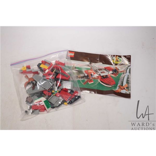 Lego "Adventurers: Dino Island" Island Hopper set No. 5935 with original manual. Completeness not gu