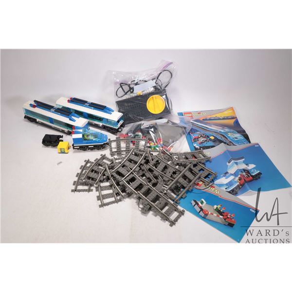 Lego "Train" Railway Express No. 4560 / 4561 Appears Complete with manuals. Completeness not guarant
