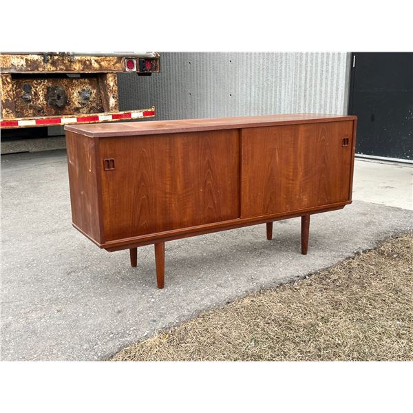 Mid Century Teak Credenza - Approx: 59 x 16.5 & 30"T - see photos for details