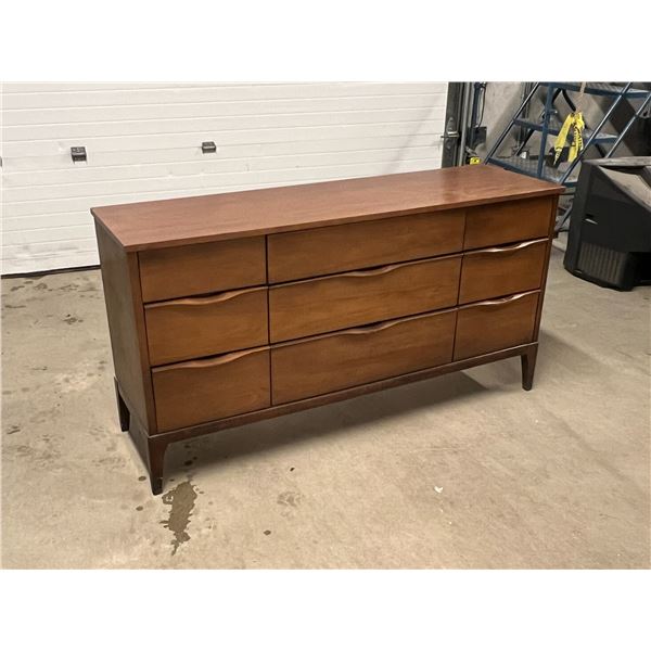 Mid Century 9 Drawer Dresser - Approx: 58.5 x 17.25 & 31"T