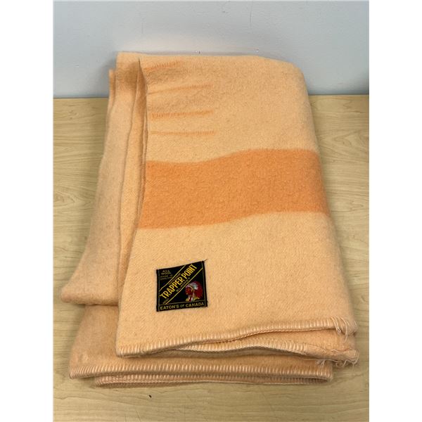 Eaton's 3.5 Pt Trapper Wool Blanket - Approx: 92x63" - see all photos, good used condition