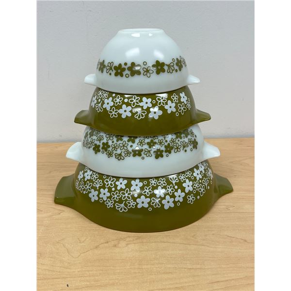 Nice set of 4 Pyrex Crazy Daisy Nesting Cinderella Mixing bowls - Largest 4 Qt.