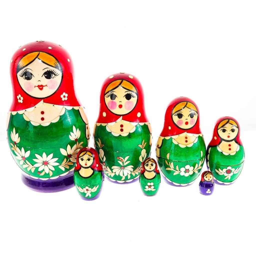 A charming and traditional set of hand-painted Rus