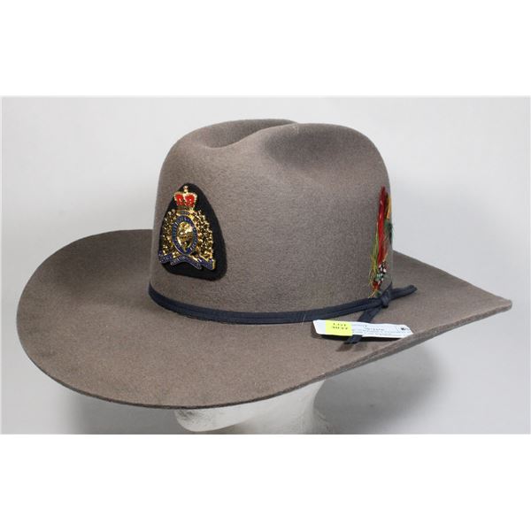 VINTAGE SMITHBILT COWBOY HAT WITH RCMP CAP BADGE