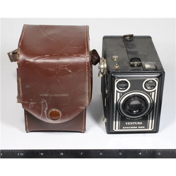 VINTAGE AGFA VENTURA SYNCHRO BOX CAMERA WITH CASE