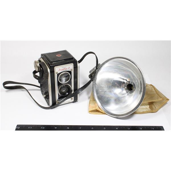 VINTAGE KODAK DUAFLEX II CAMERA WITH FLASH