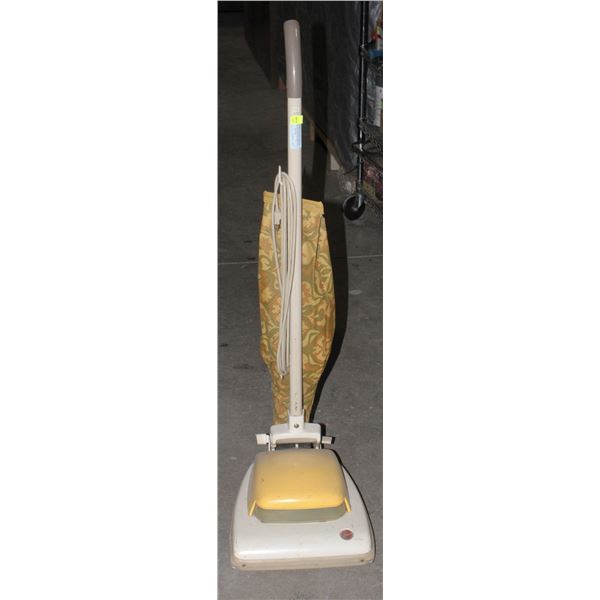 70'S HOOVER CONVERTIBLE DELUXE UPRIGHT VACUUM