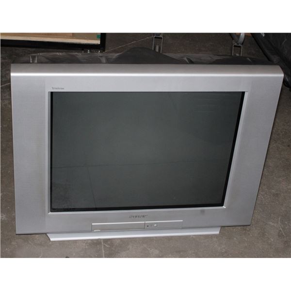 VINTAGE SONY TRINITRON FLAT TUBE TV