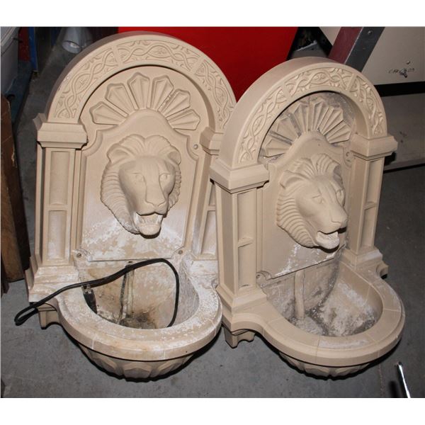 SET OF OUTDOOR WATER DECORATIONS