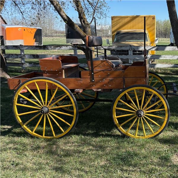 1800 Antique Horse Carriage in excellent condition