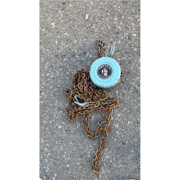1 tonn chain, and block