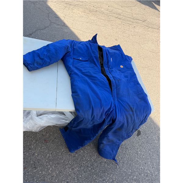Flame retardant finish insulated coveralls size XXL