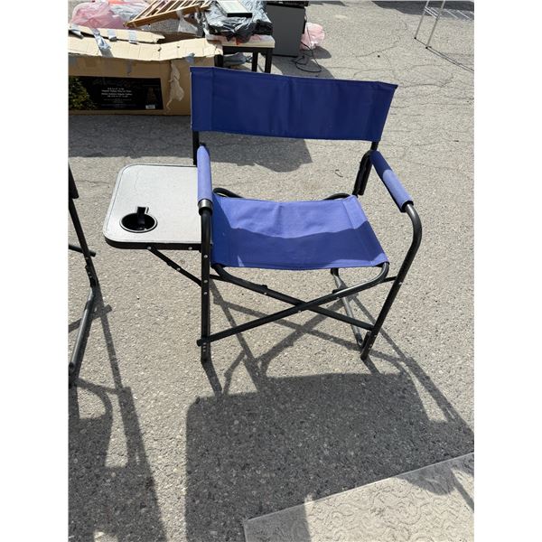 Folding camp chair with side table