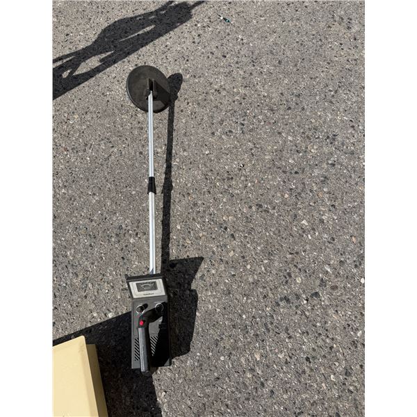 Metal detector