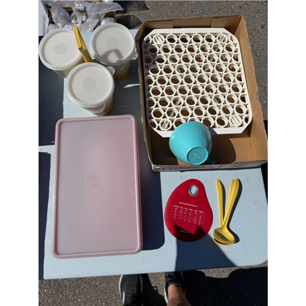 Tupperware and other kitchen items