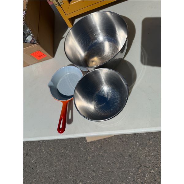 Cast-iron frying pan and mixing bowls