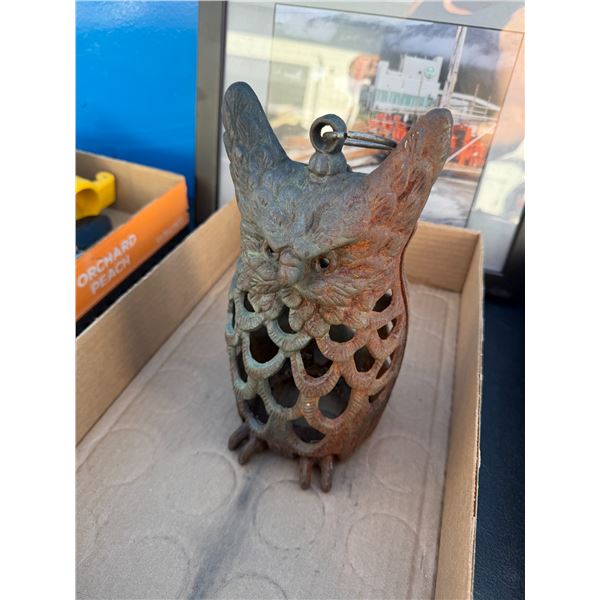 Cast, iron owl