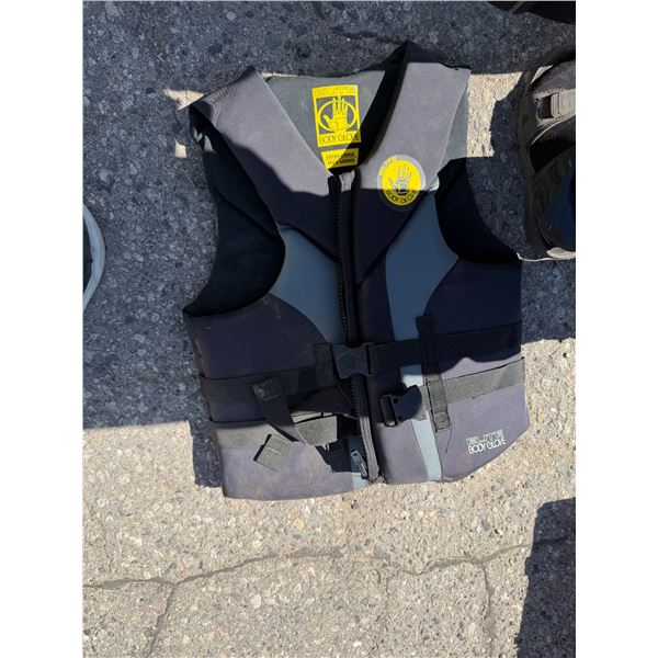 Body glove, extra large life jacket