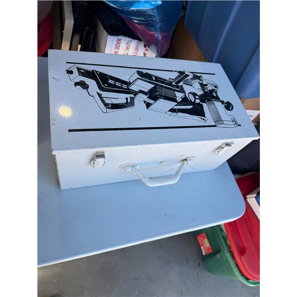 Toolbox white
