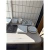 Image 2 : Kitchen items with Bin