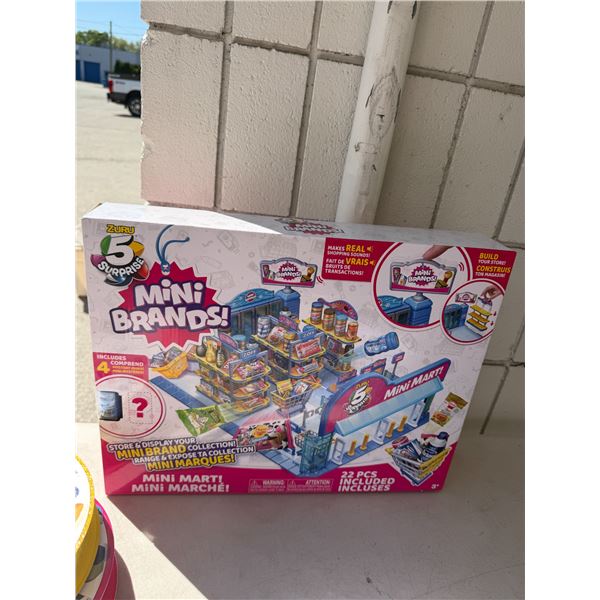 Minimart mini brands