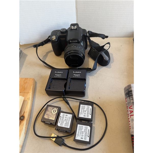 LUMIX Panasonic DMC – FZ50 camera with batteries and charger
