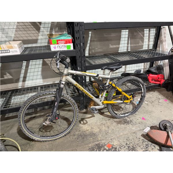 DEVINCI bike needs work
