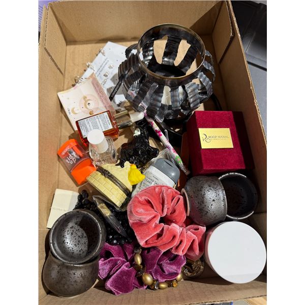Miscellaneous lot, jewelry, etc.