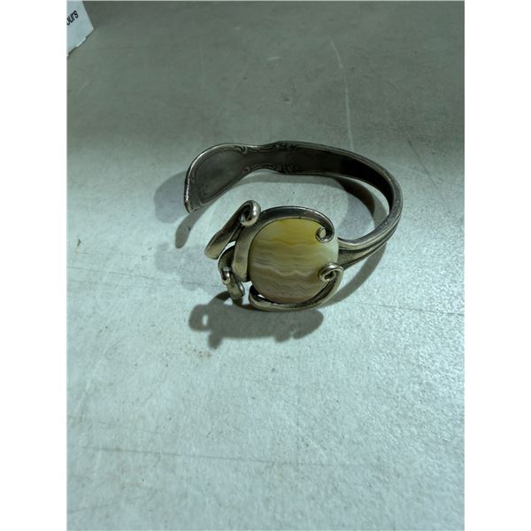 Handcrafted bracelet with stone