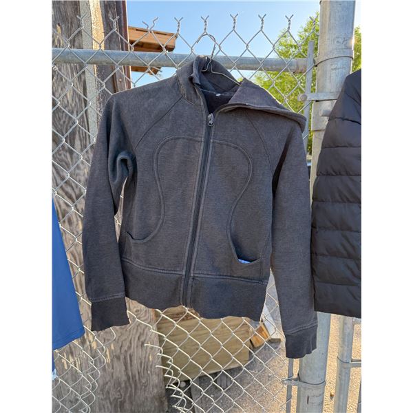 Lulu zip up size 8?