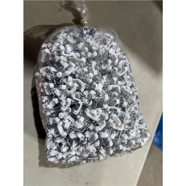 1000 cable clips
