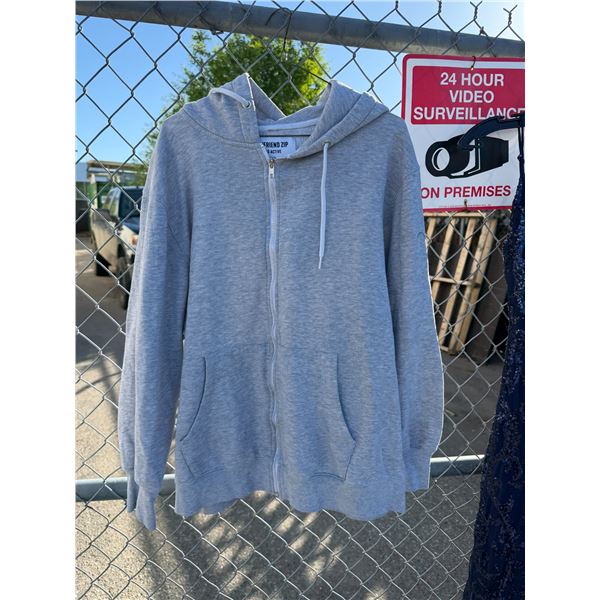 Boyfriend zip large/extra large