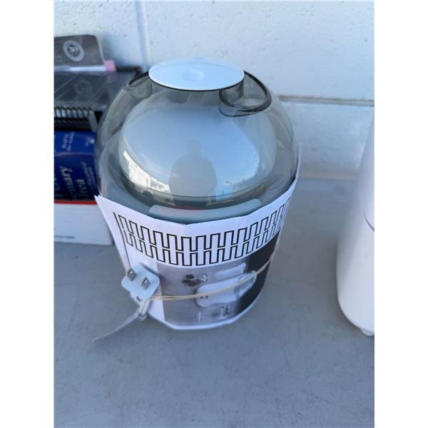 Yogurt maker