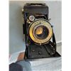 Image 2 : Antique camera