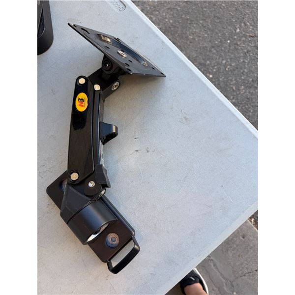 Monitor mount