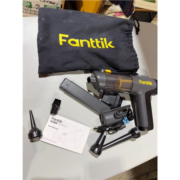 FANTTIK handheld vacuum cleaner