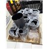 Image 1 : Black candle jars