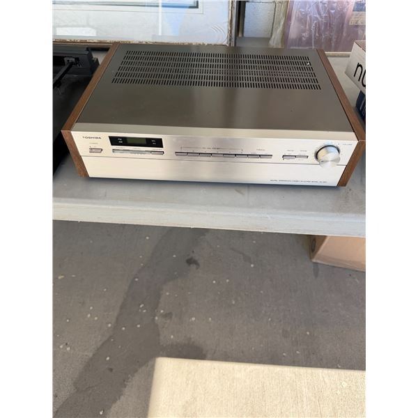 Toshiba, digital synthesizer stereo receiver, model model SA – 850