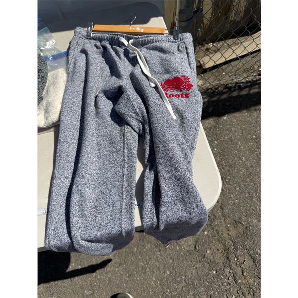 Roots size medium pants