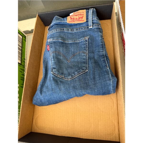 Levi's jeans size 27 slim