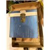 Image 1 : Wood box