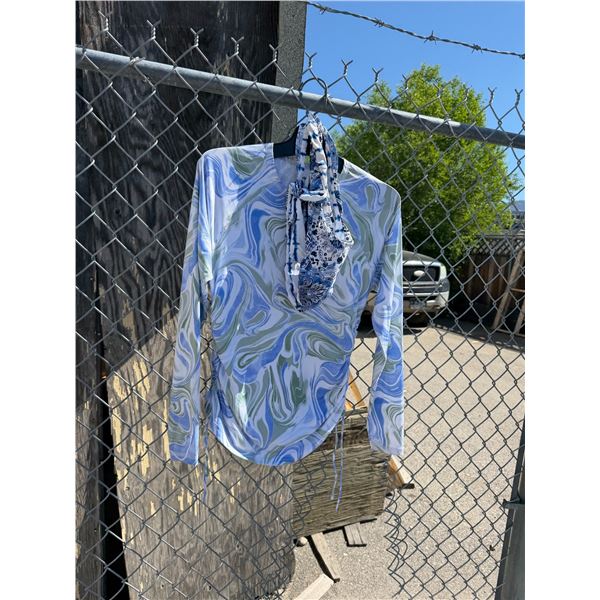 Hurley size small