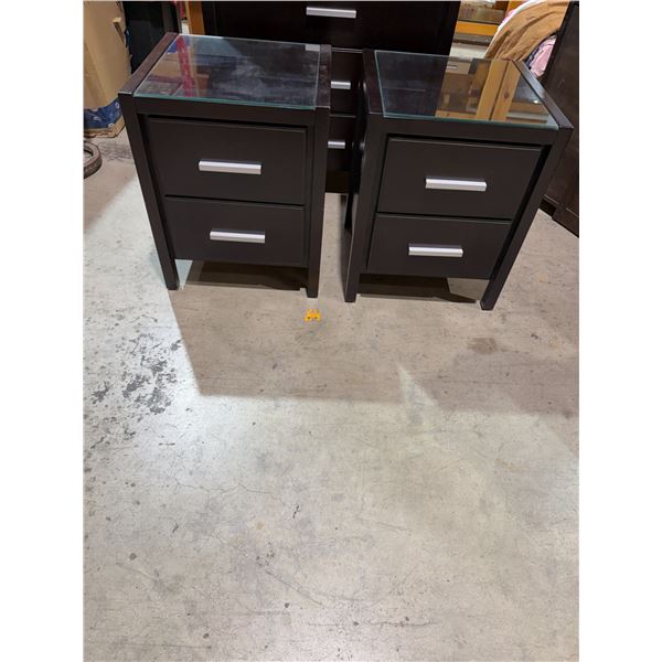 Pair of nightstands inch and 1/2" x 17 1/2" x 23" tall