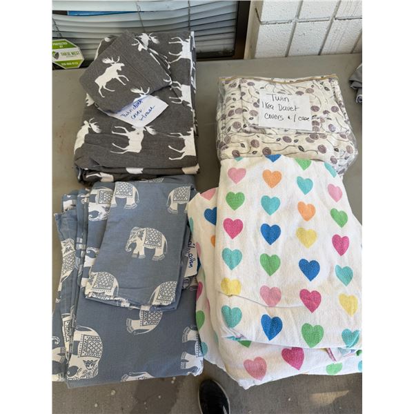 Twin duvets with pillowcases